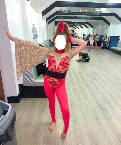 U10 freestyle dance costume - u10/12,